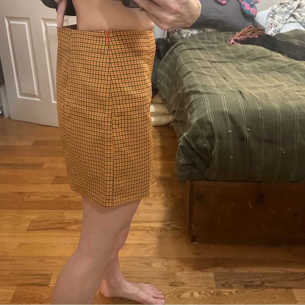 Urban Outfitters Yellow Plaid Notch Slit Skirt - size M - Picture 8 of 9